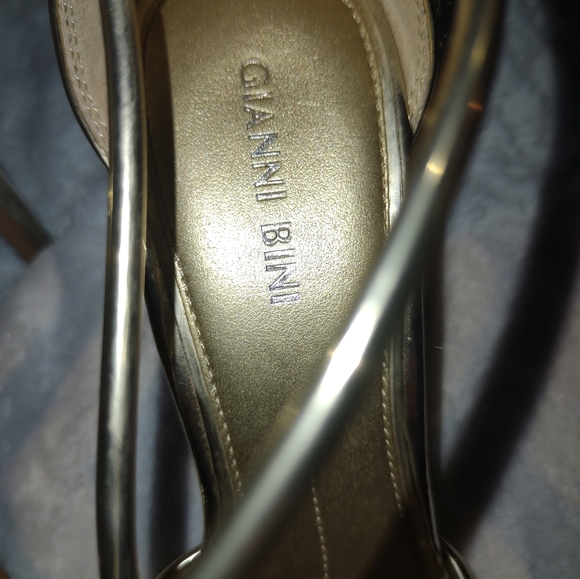 Gold strappy heels - Picture 3 of 5